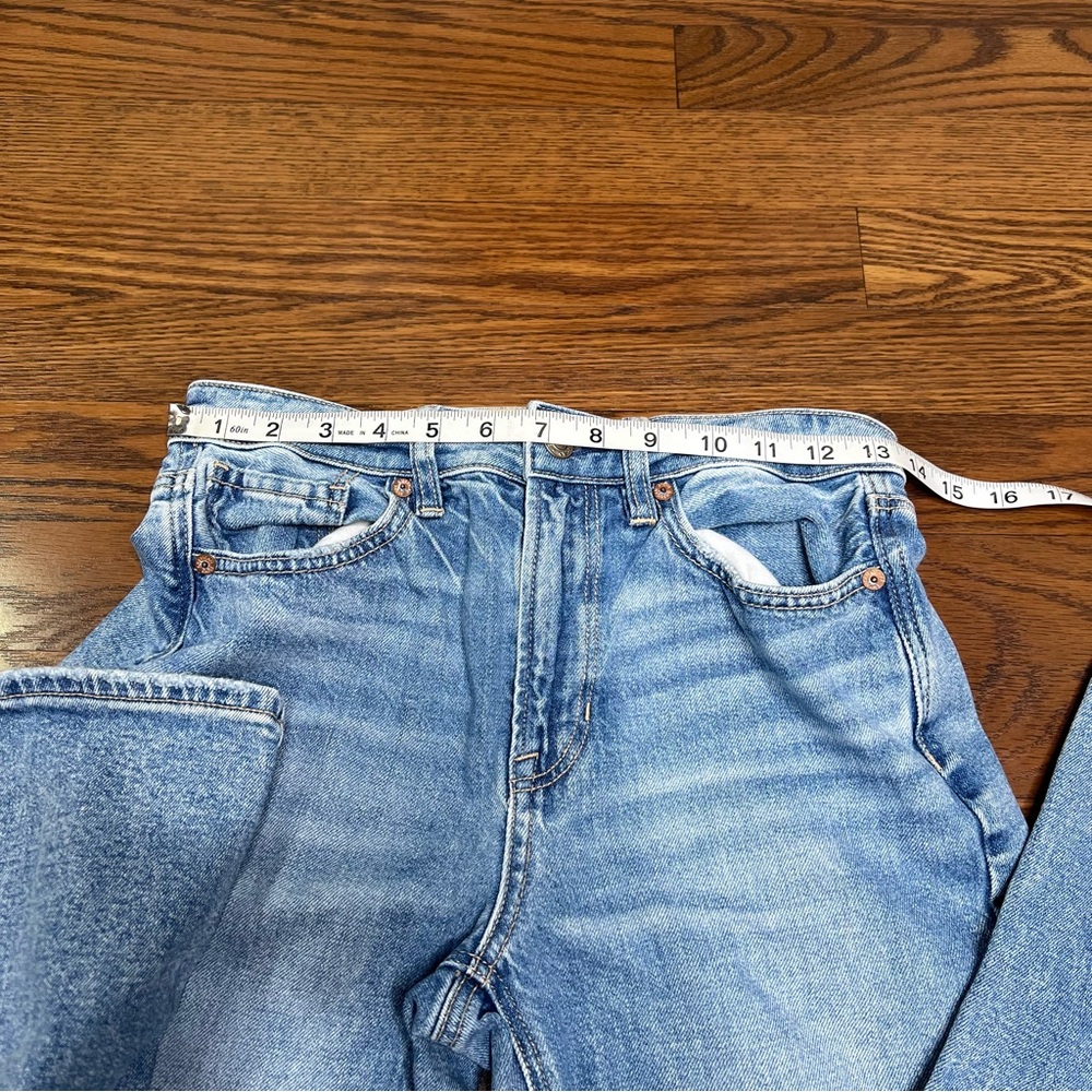 American Eagle Strigid Mom Jean size Estimated 4 - Picture 4 of 13